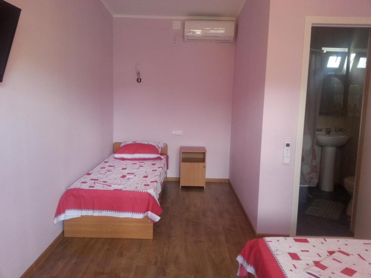 Guest house Yuzhnaya Palmira Pizunda Bagian luar foto